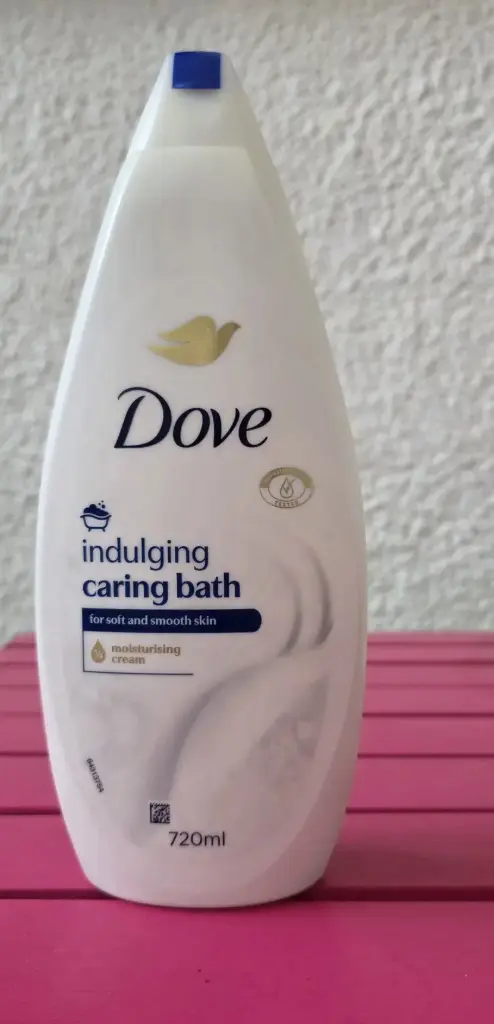 Dove Indulging Caring Bath – 720 ml