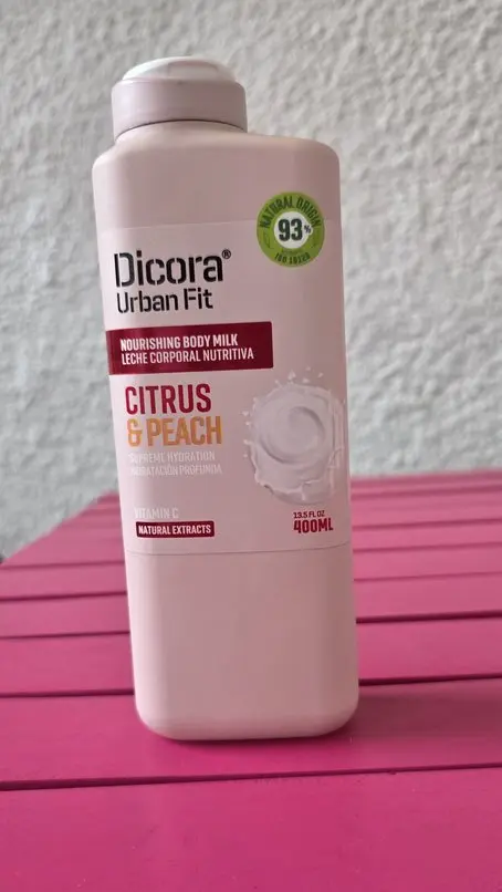 Dicora Urban Fit – Leche Corporal Nutritiva Almond & Nuts